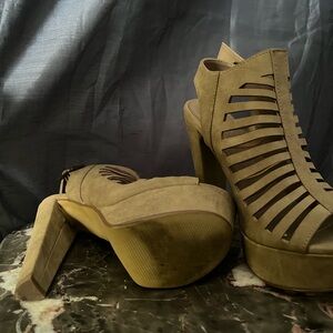 Stylish Tan Women's Heels